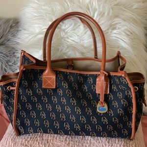 Dooney & Bourke Purse 💙 GENTLY USED